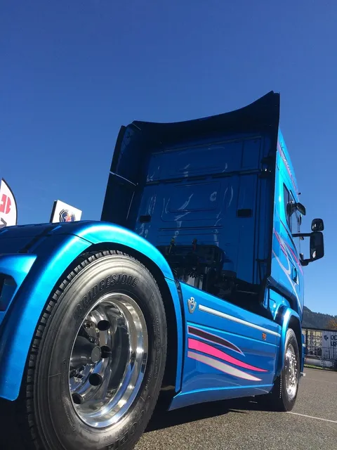 OŚKA WYCIERACZKI SCANIA 4 LEWA