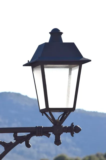 LAMPA BŁYSKOWA LED FT-150 TRZPIEŃ.